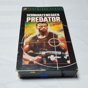 Schwarzenegger Predator VHS Tape